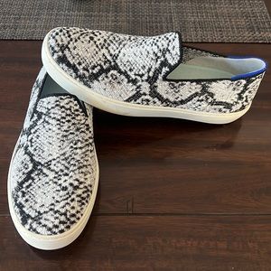 Rothy’s black and white snake print sneakers 8 EUC